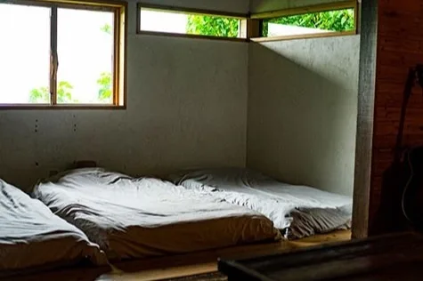 山の小屋